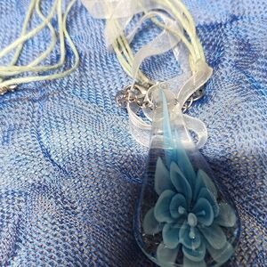 Elegant Blue Floral Pendant Necklace